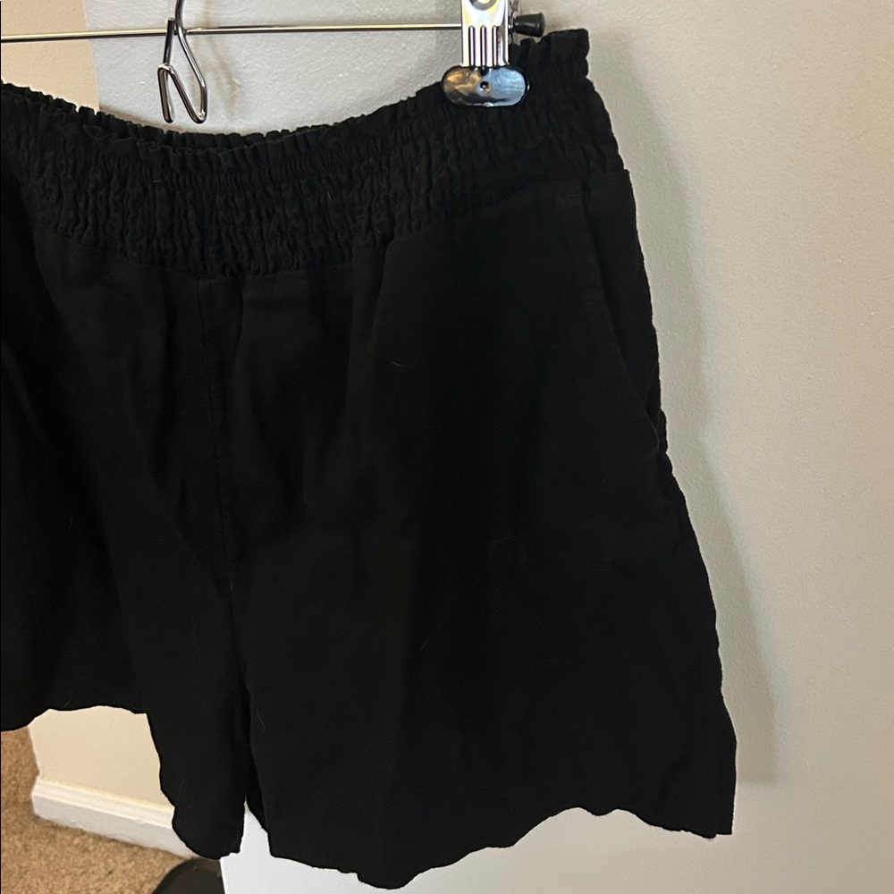 Universal Thread Shorts - Picture 4 of 6
